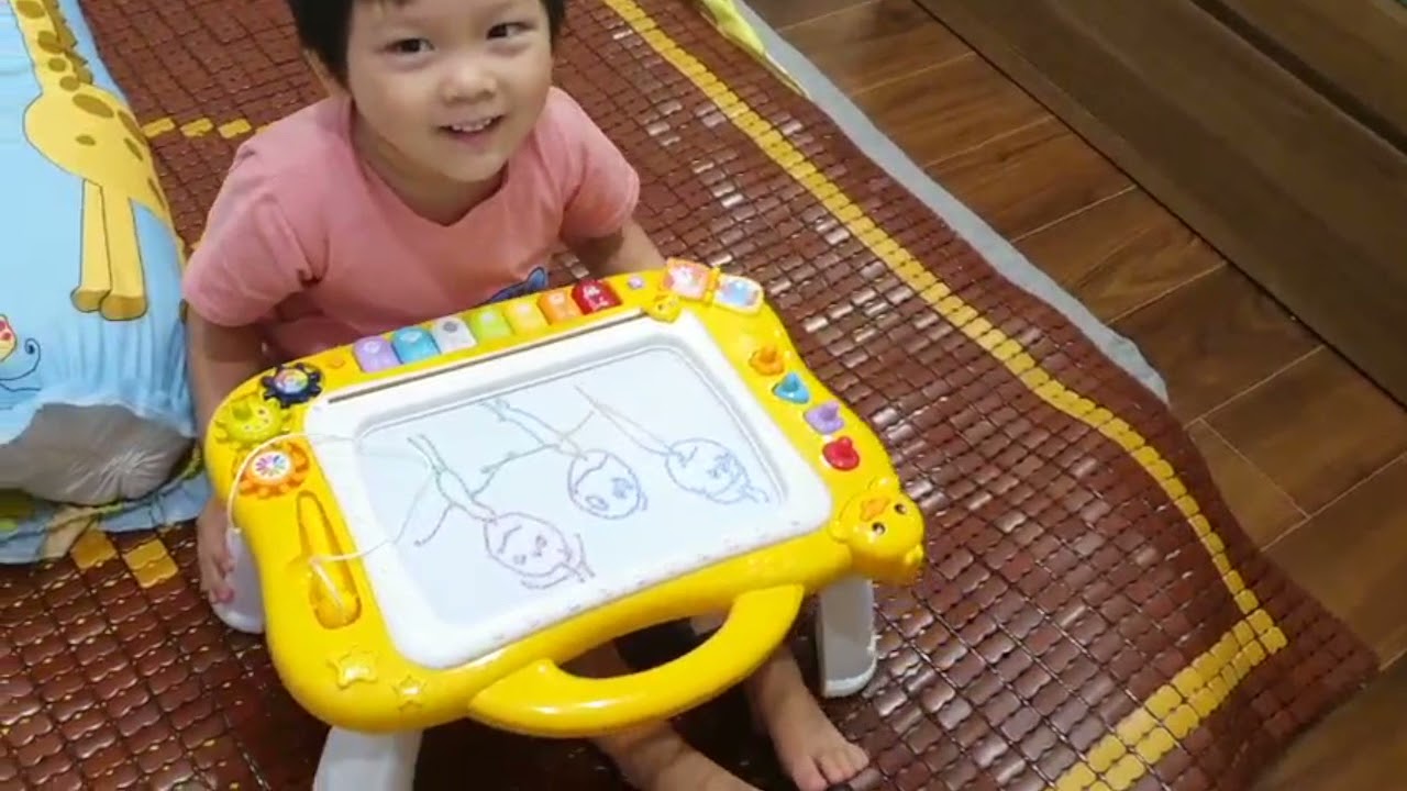 Bảo Ngọc vẽ gia đình