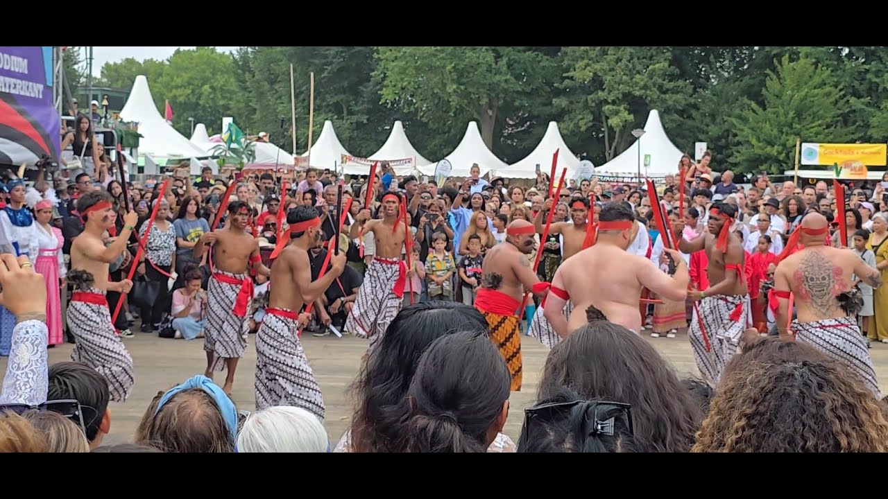 Molukse optocht “Waterkant” tijdens Molukse Dag  Kwaku Summer Festival Amsterdam op 26 juli 2025