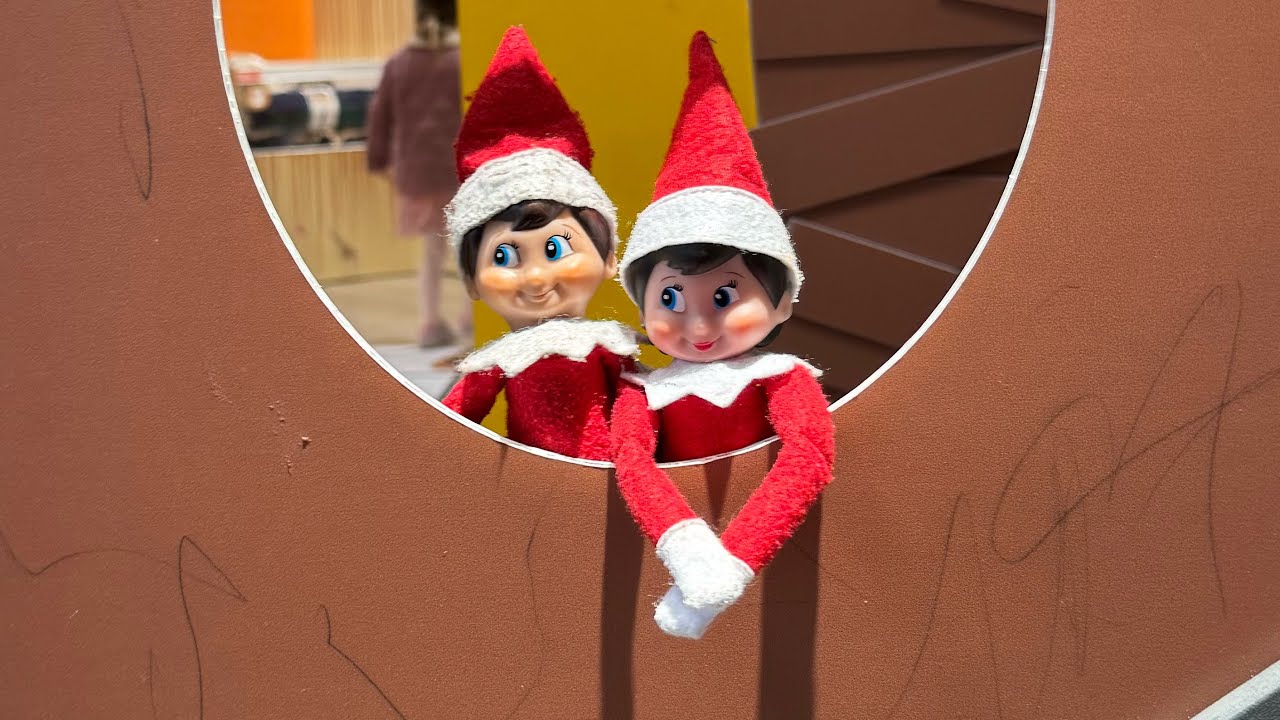 The Elf on The Shelf did NOT GO BACK TO SANTA!! 🛑 🎅🏼 🤭