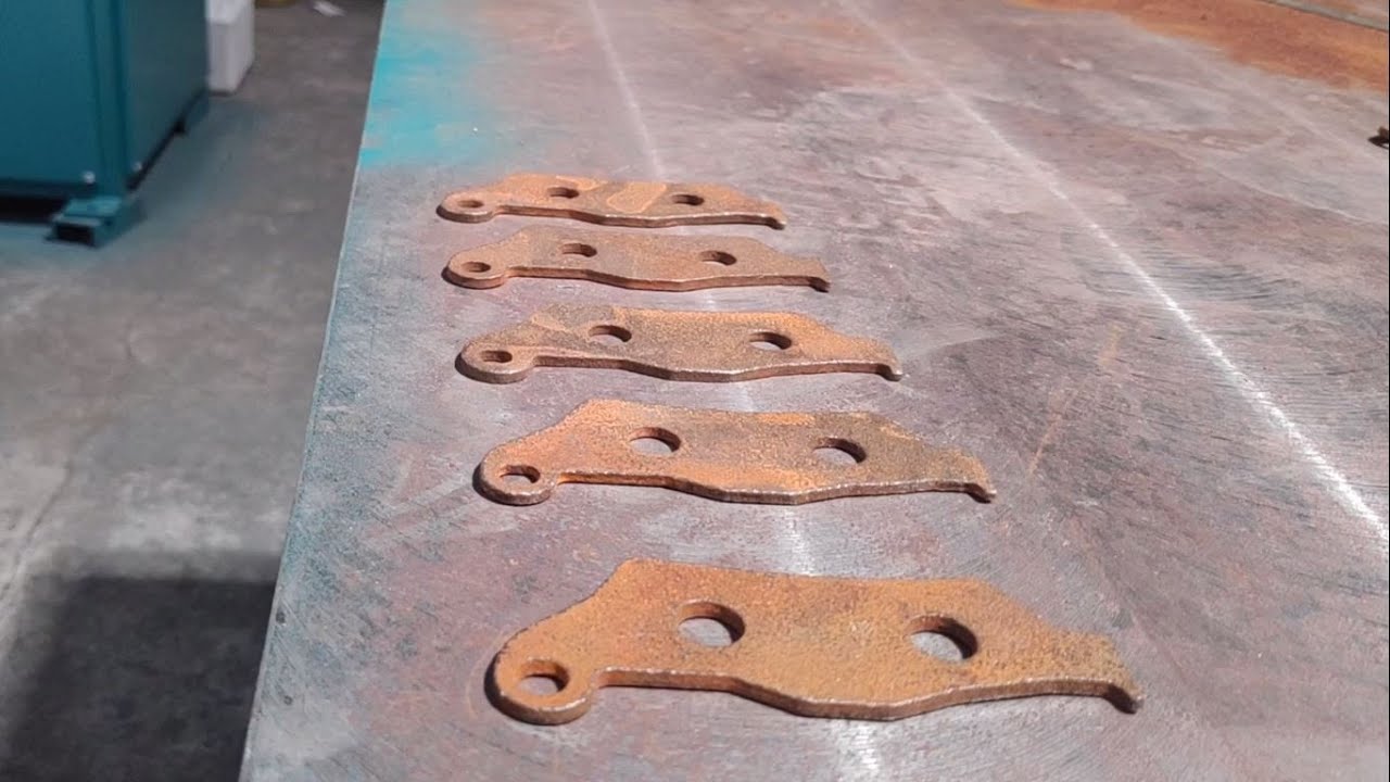 BRAKE BACKING PLATE STRAIGHTENING MACHINE
