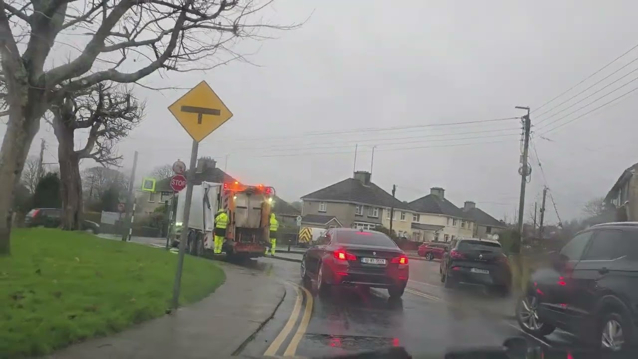 Garbage Collection in Ireland 🇮🇪 | Early Morning Street Routine & Real City Sounds