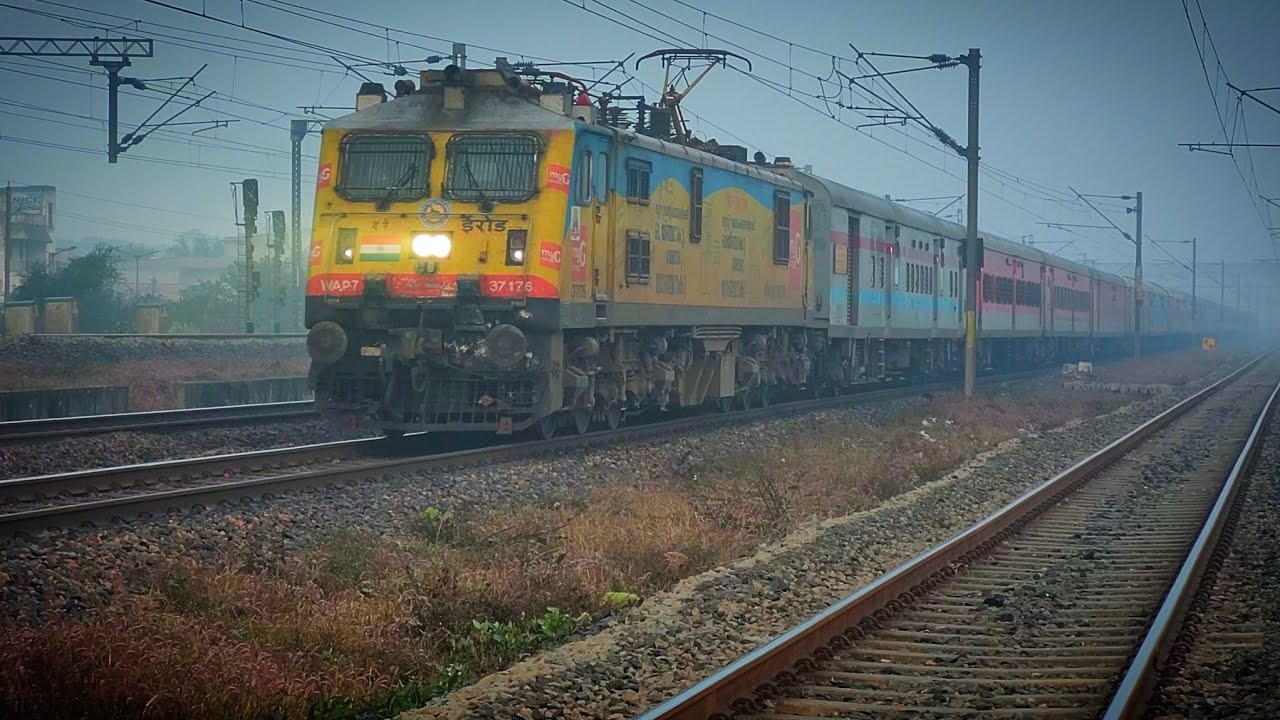 🔥7-In-1 Dangerous WAP7+LHB Gitanjali+Jnaneswari Accelarates At TOP NOTCH | CRAZY WAP7 ACCELERATION🔥 