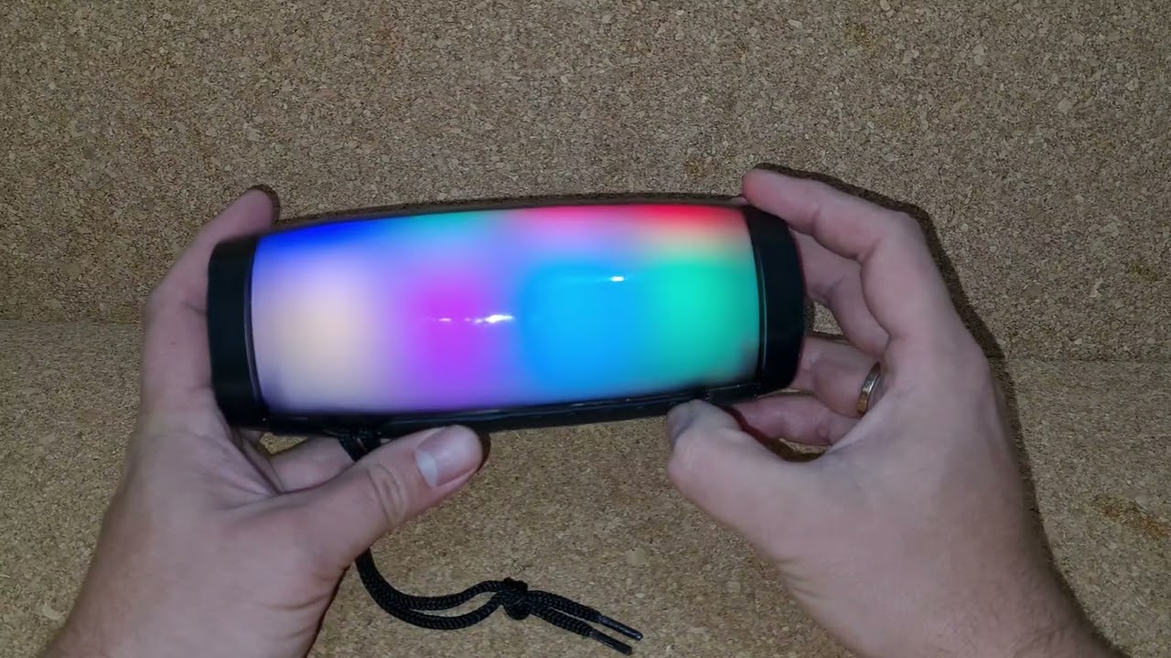 Bluethooth колонка T&G 157 с подсветкой.