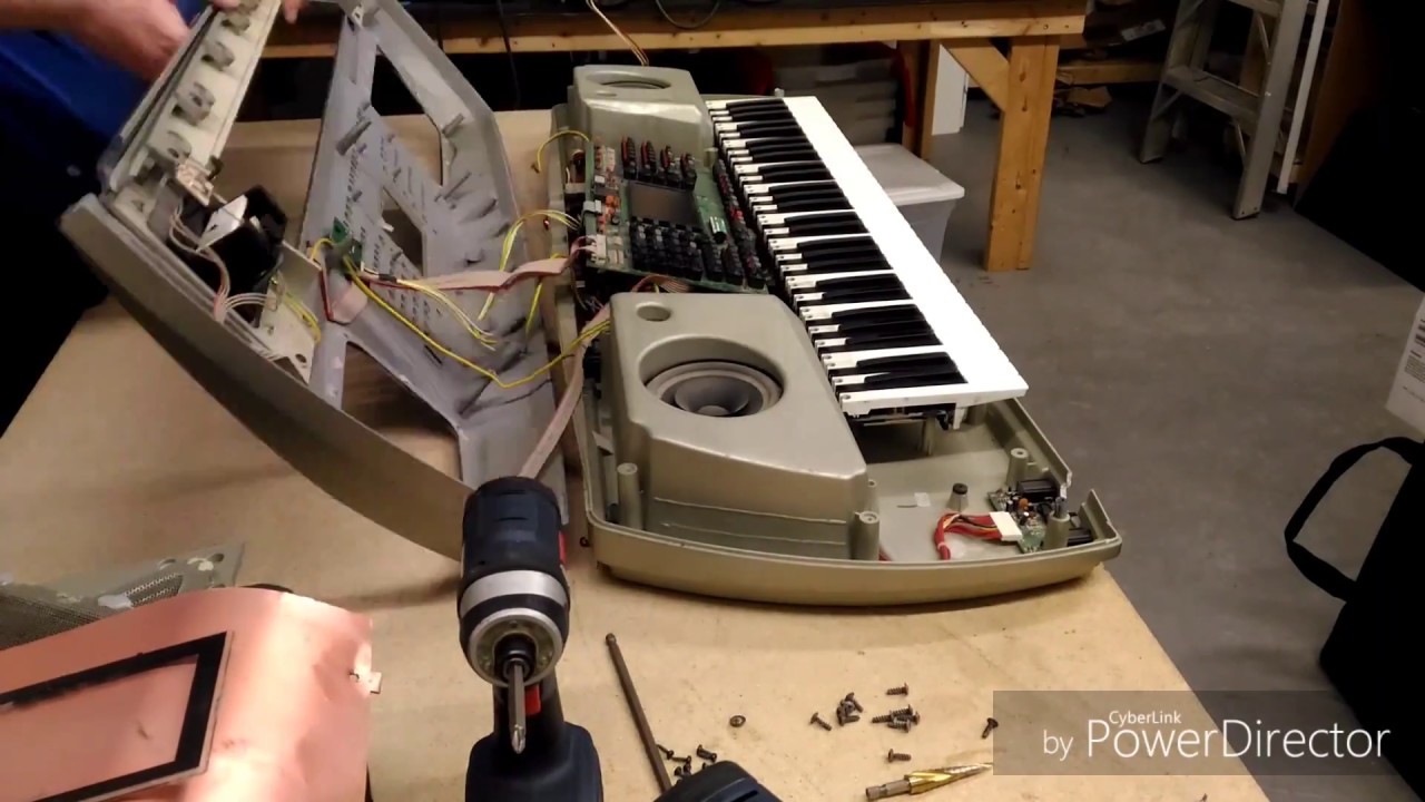 Crushed by Airline Baggage Handlers! Keytron Vega Night Extreme electronic keyboard