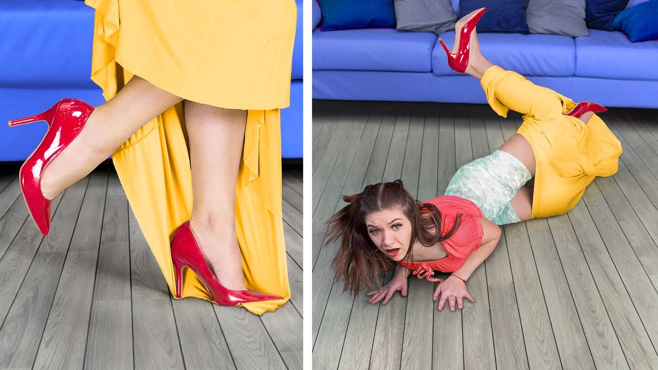 23 موقف محرج كل بنت ممكن تتعرضلهم