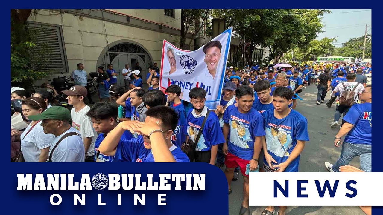 People wear blue in support of Mayor Honey, VM Yul's filing of COC