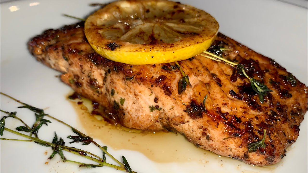 Tasty Lemon Butter Salmon With White Wine Sauce