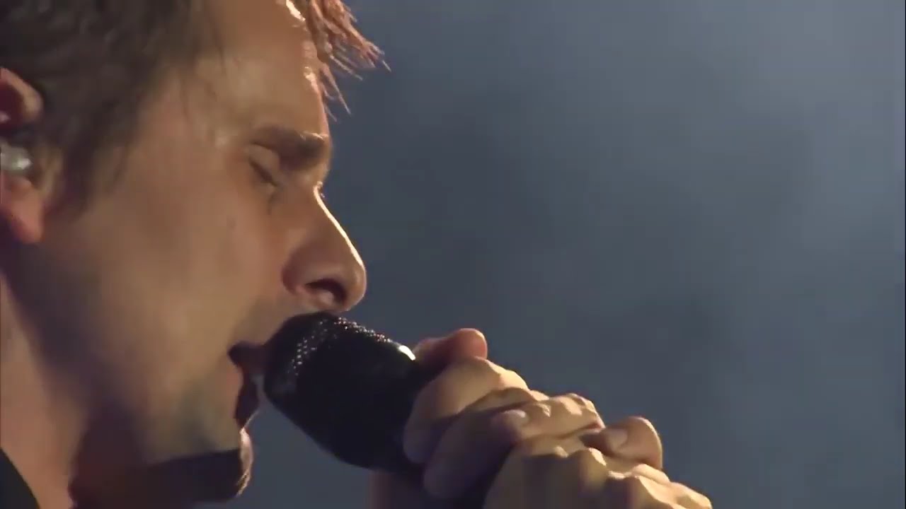 Muse ~ Hysteria (live)