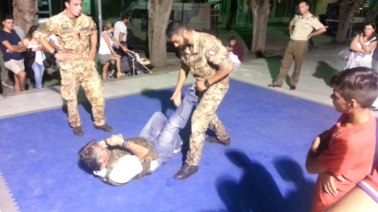 Fiera del Levante (Ba) . Dimostrazione di MCM (Metodo di Combattimento Militare) - 16/09/2016