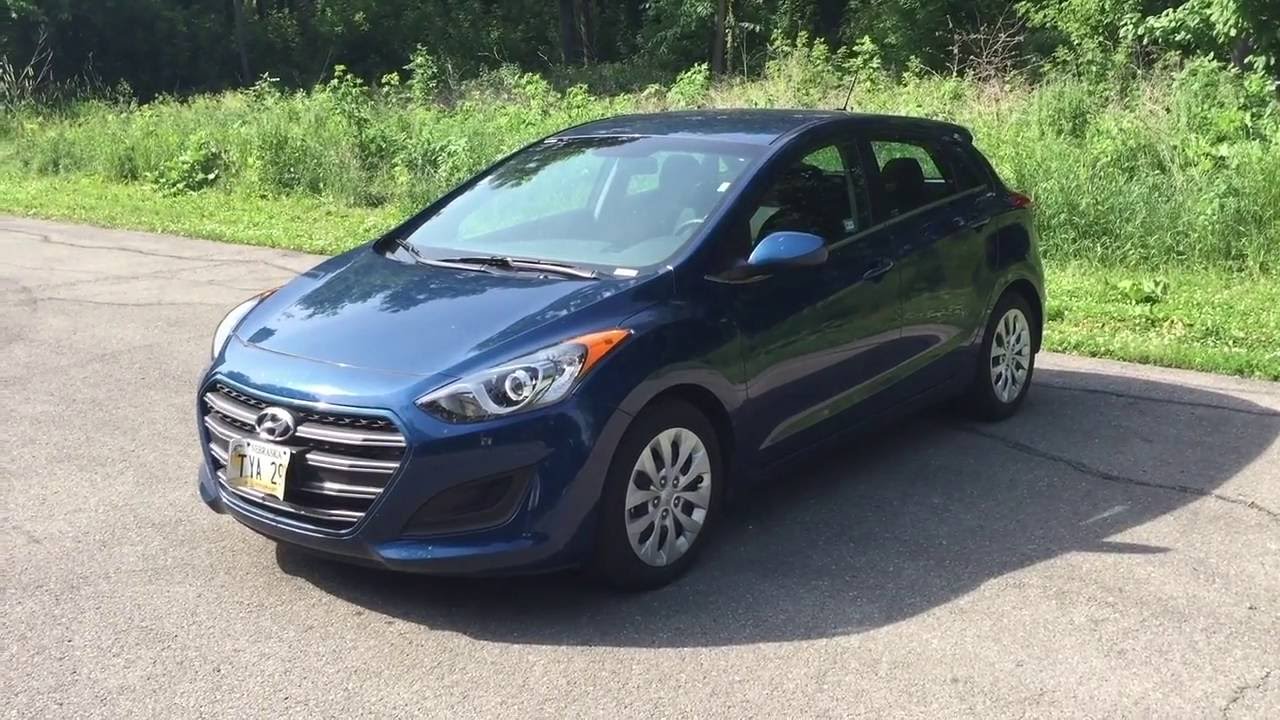 2016 Hyundai Elantra GT Full Interior and Exterior Tour