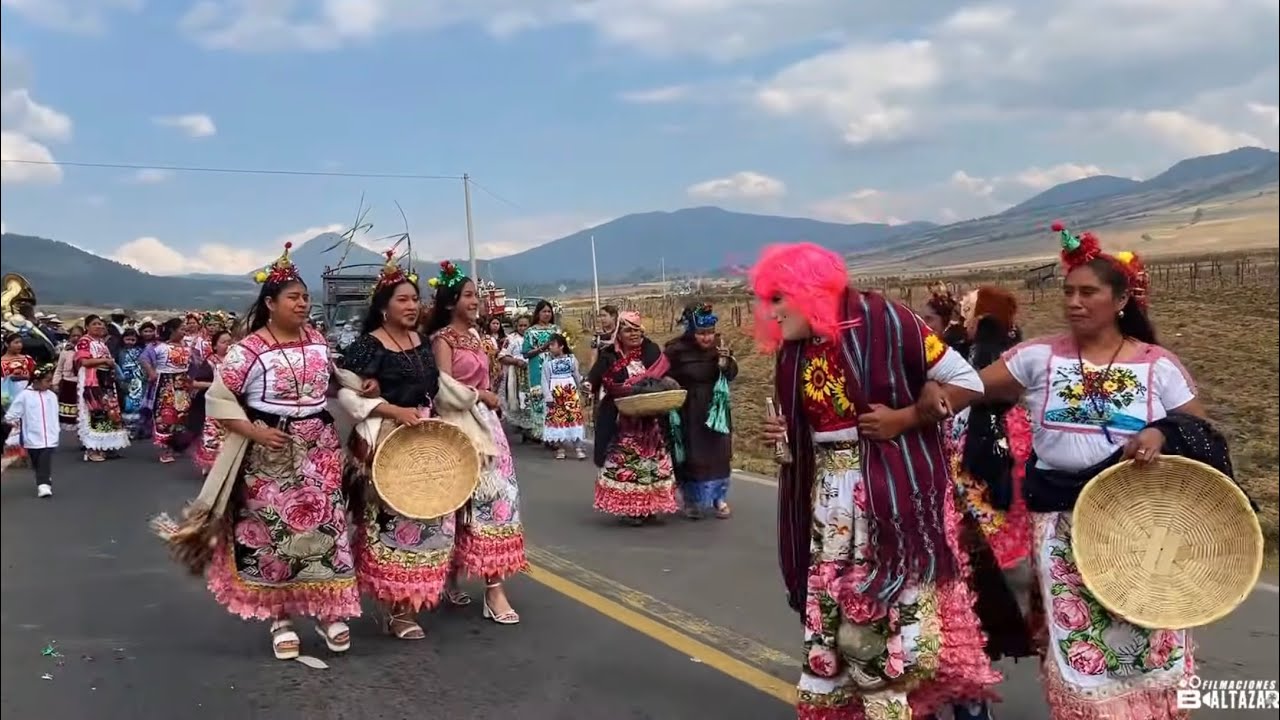 TRAÍDA DE LAS CAÑAS EN ARANTEPACUA MICHOACÁN (FAMILIA CRISÓSTOMO)