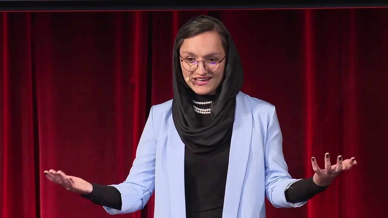 БИТВА ЖЕНЩИНЫ В МУЖСКОМ МИРЕ | Г-жа Зарифа Гафари | TEDxSHMS