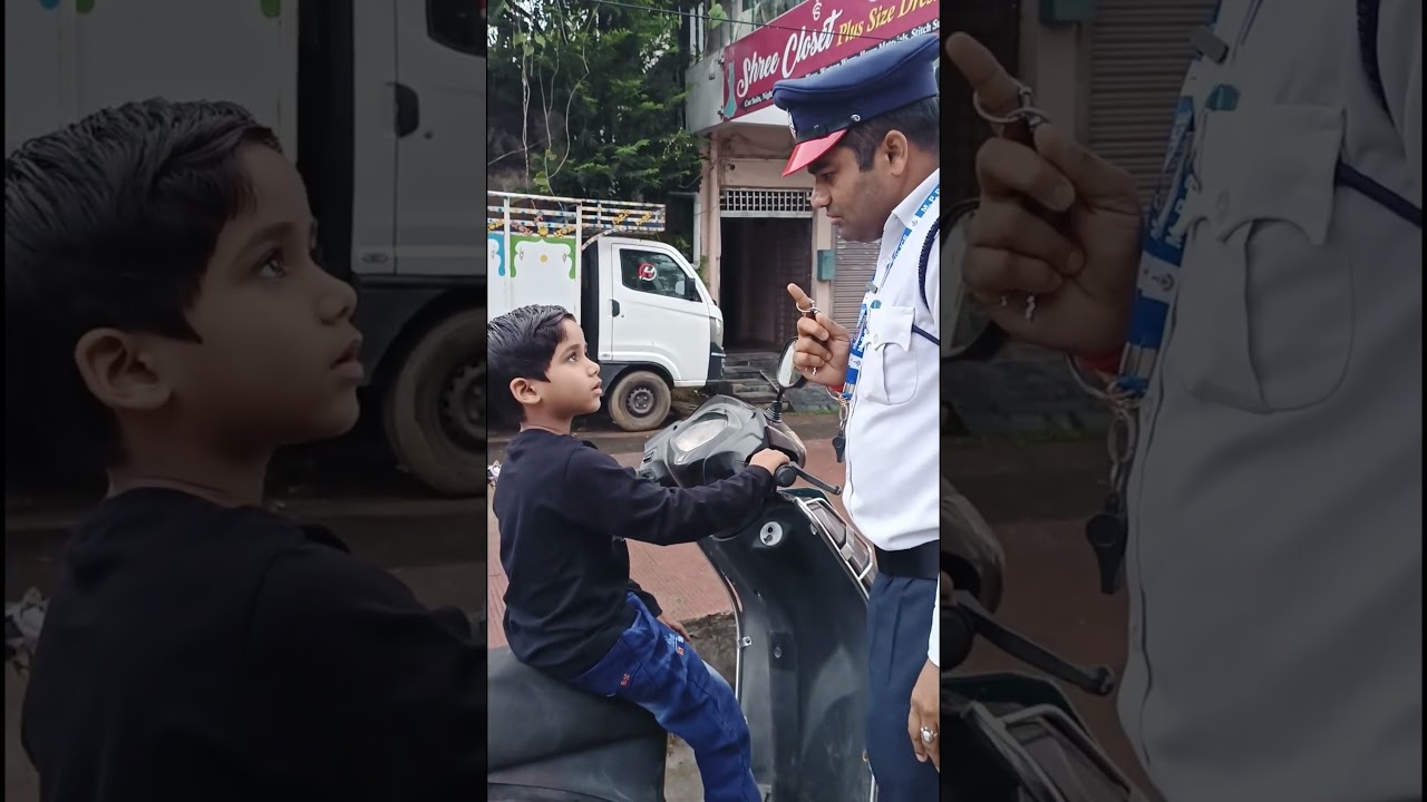 ऐसी लापरवाही कभी न करें 🙏🙏 #shorts #roadsafety #kids