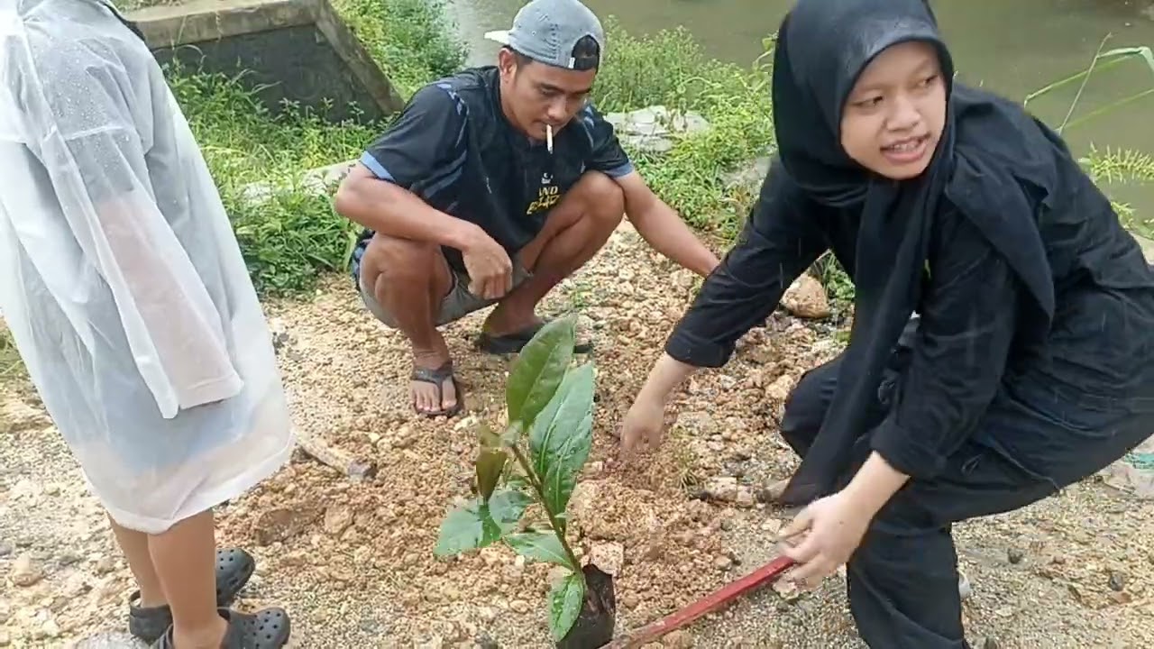 ANTARA KALI (N)DHUWÊT, NGARÈN, DAN (M)BÊSOLÉ
