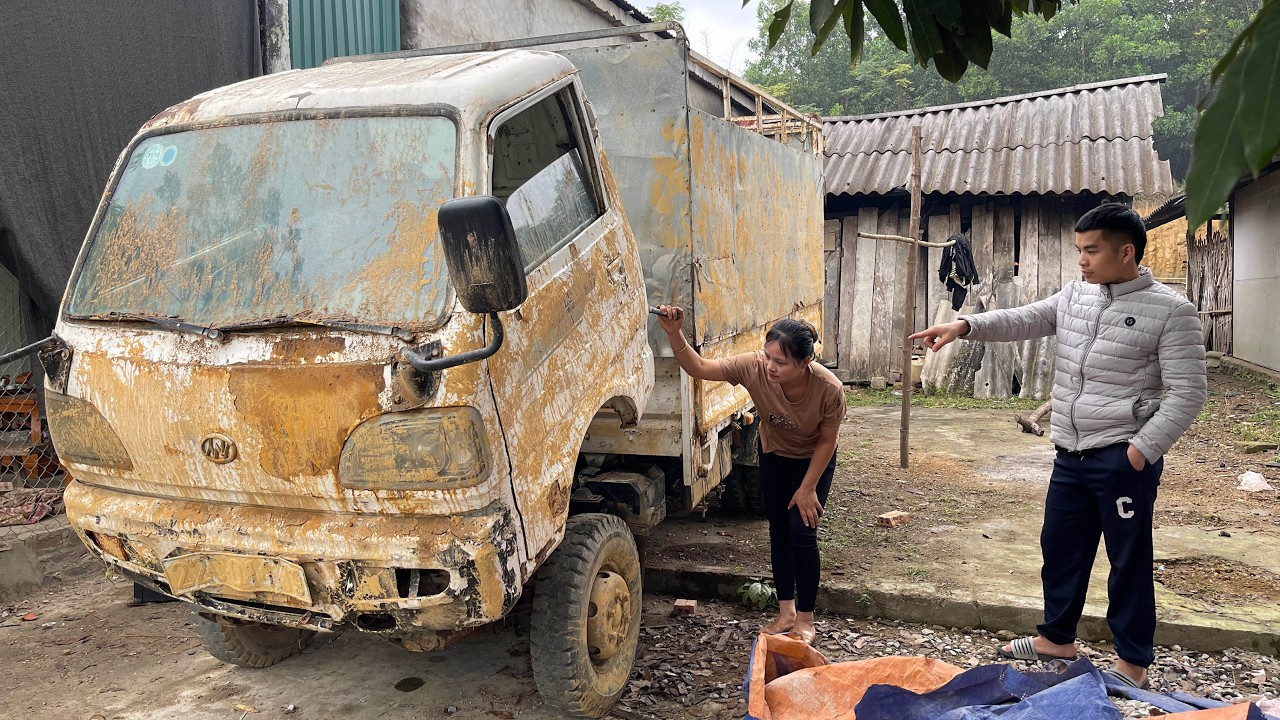 The girl repaired and restored a truck that had been broken down and unusable for many years