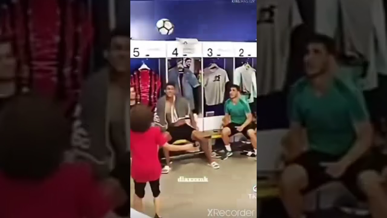 K&Uuml;&Ccedil;&Uuml;K &Ccedil;OCUKTAN EFSANE KAFA ŞUTU VURUŞU  😎