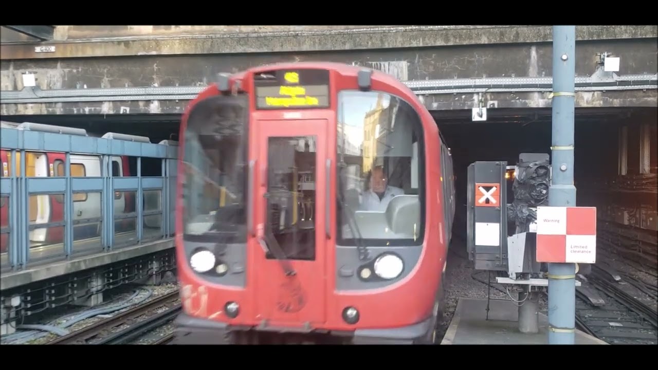 RD27824vid.  S8 Stock at Baker Street -1.