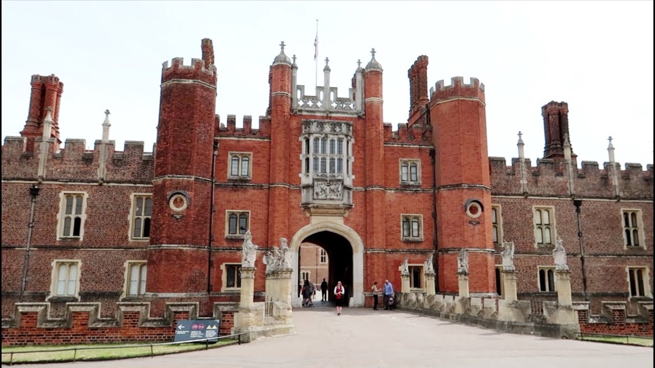 HAMPTON COURT PALACE HENRY VIII | Inside KING & QUEEN's Apts