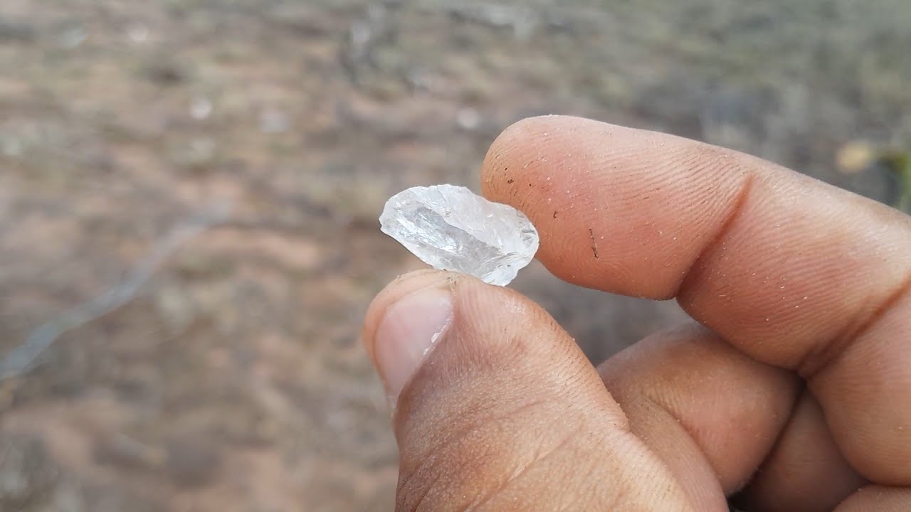 EM BUSCA DE MINÉRIO  DE LÍTIO EM PEGMATITO  VEJA QUAIS MINERAIS TEM O LITIO.