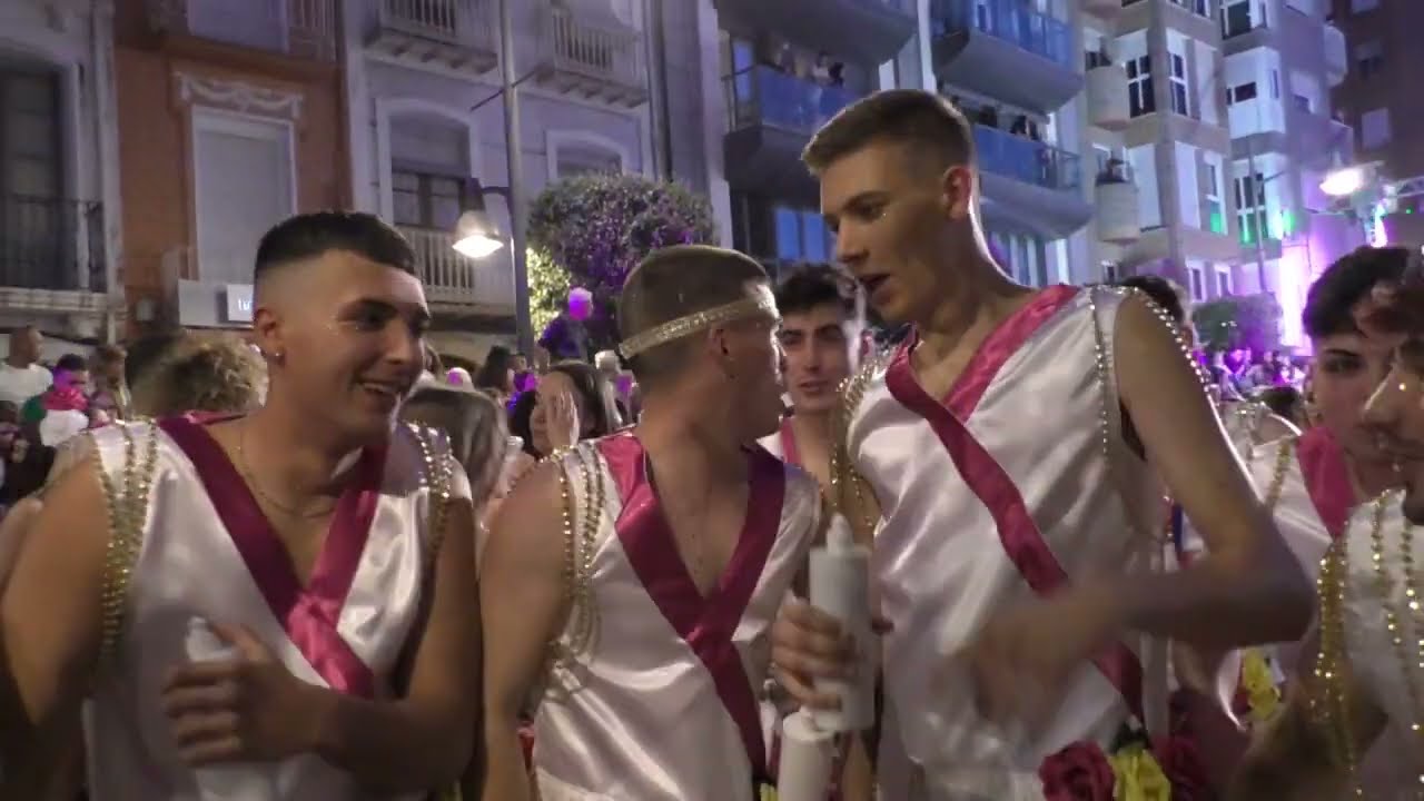 Desfilada de les comparses del Carnaval de Vinaròs 2022