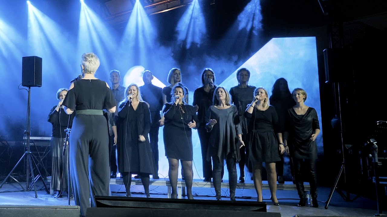 Sienna Gospel Choir - Chwal Go (Anthem of praise)