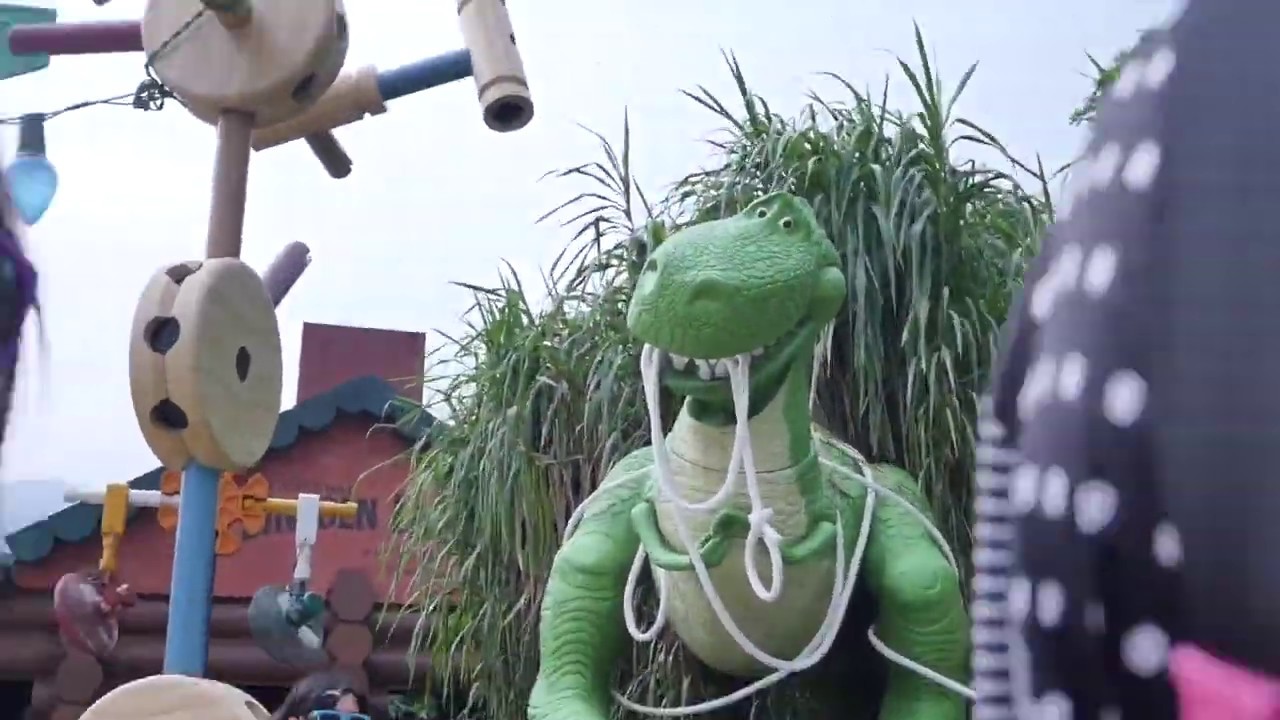 Hongkong Disneyland (Overview) in less than a minute