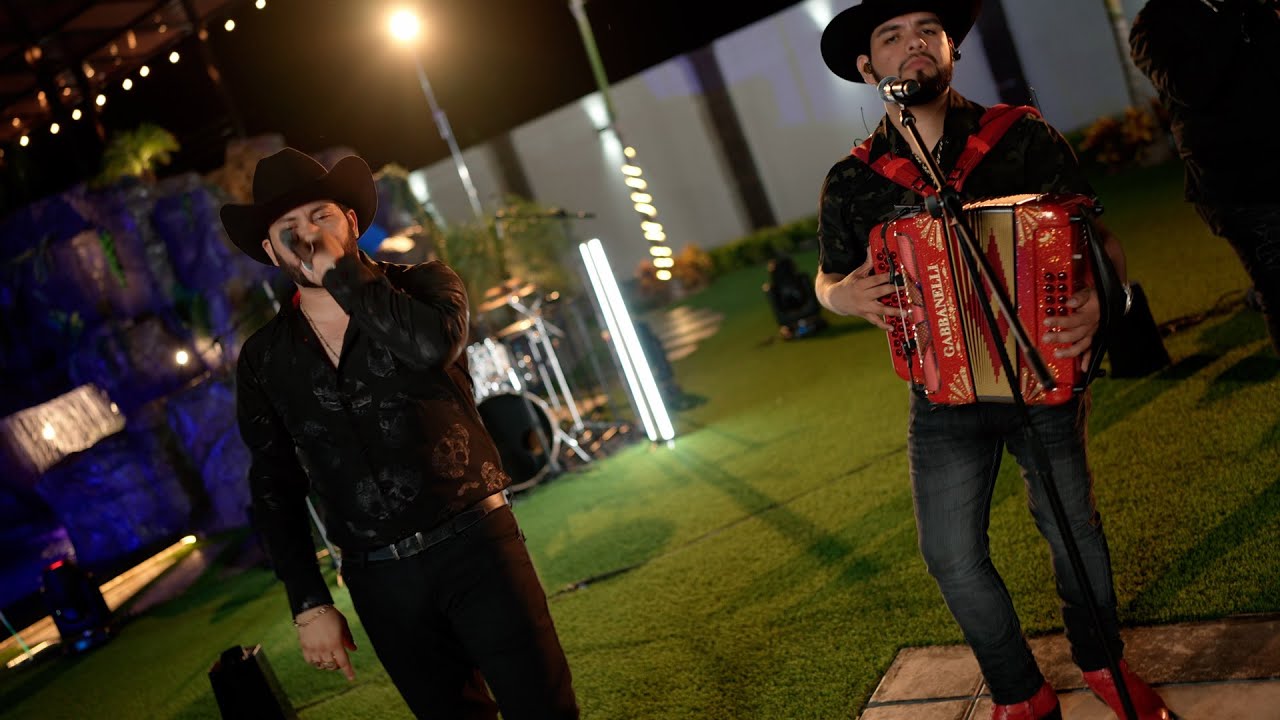 El de los Lentes Carrera  - (Video Oficial) - Panchito Arredondo y Dupla Real - DEL Records 2025