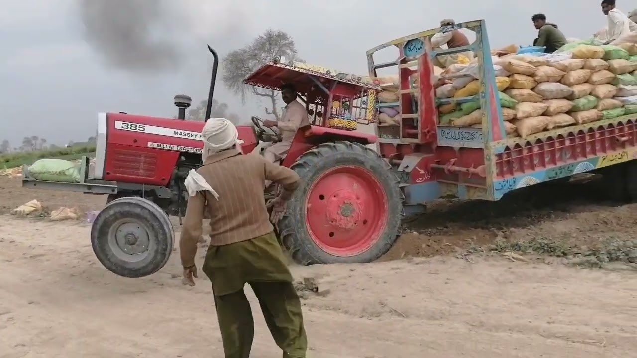 Mf 385-Massey Ferguson 385 Power show-Pull out heavy loaded trolley