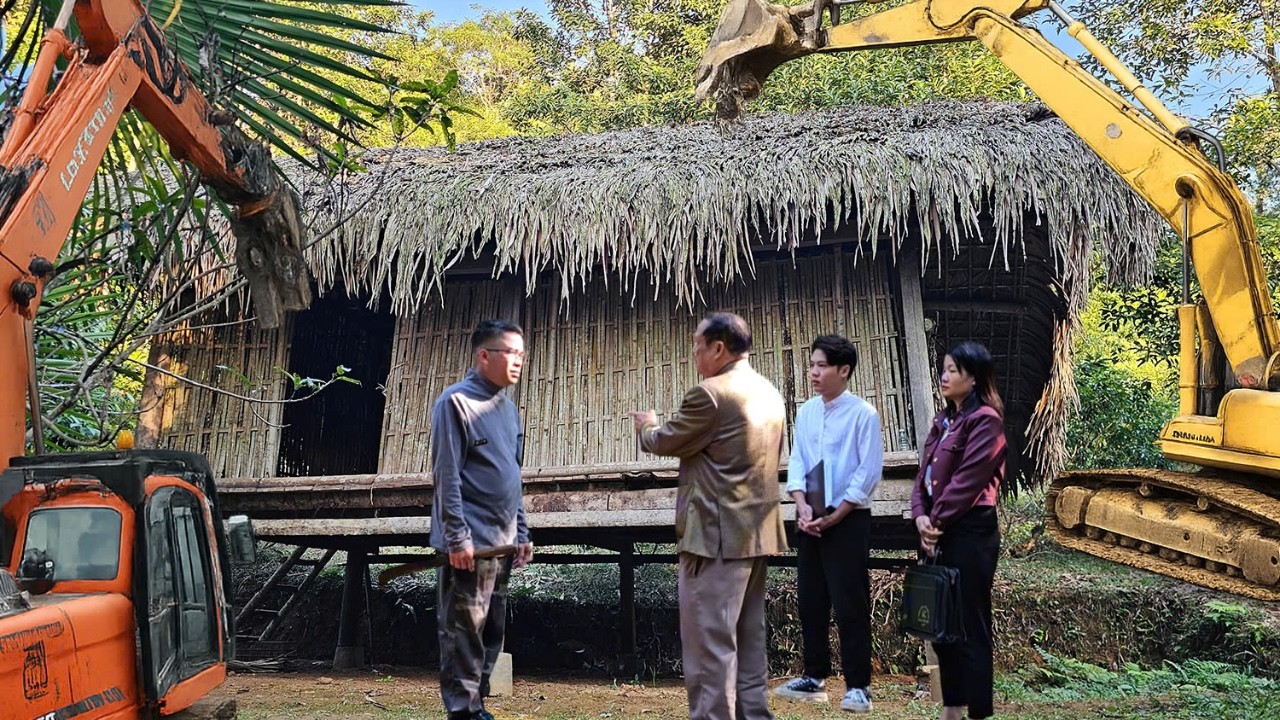 CEO Leaves City for the Woods to Restore Abandoned Old House | What Happened Next?