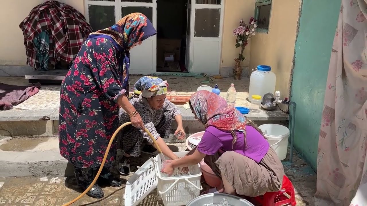 Grandma’s House | Washing the kitchen Rug and Party Dishes✨🫧