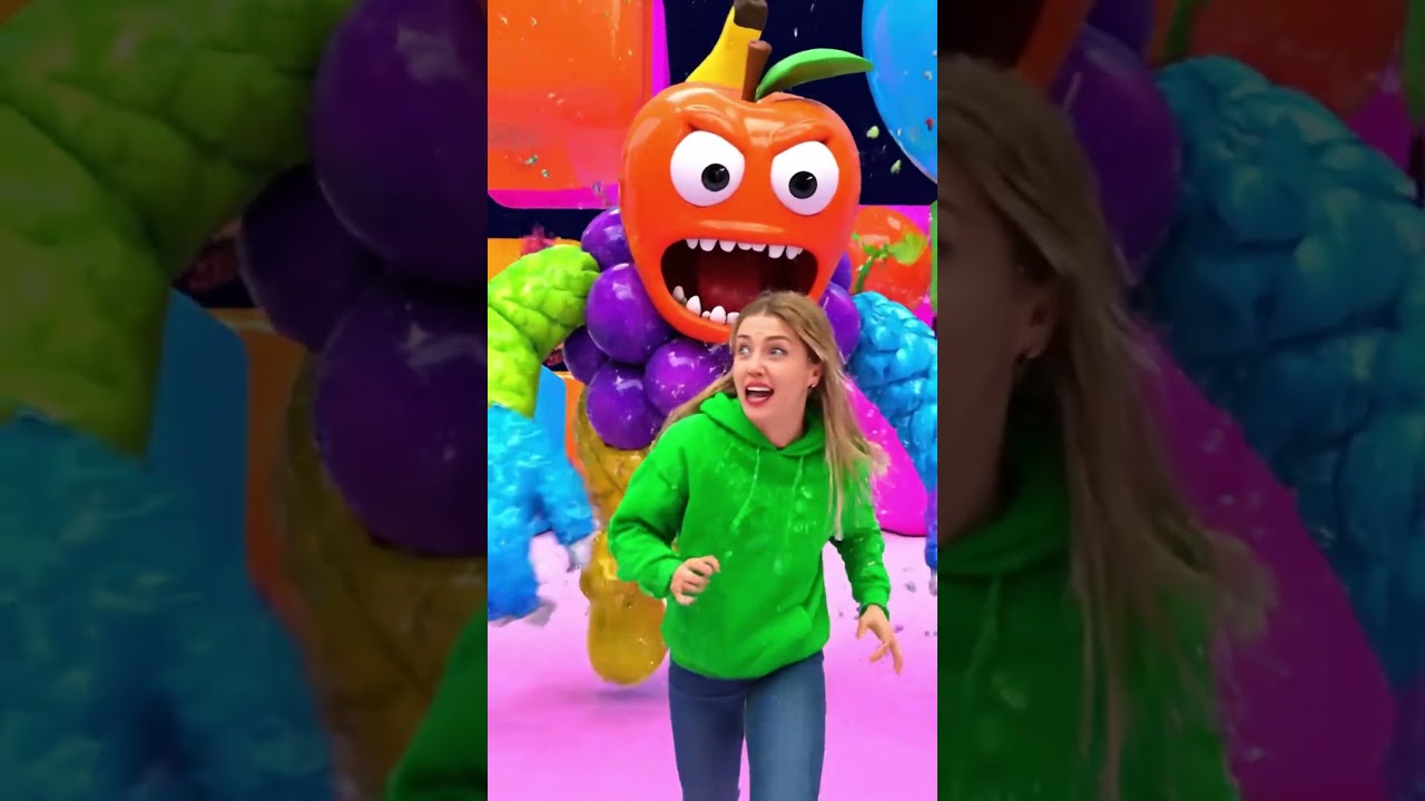 Funny 3D Animation of a Fruit Monster Chasing a Terrified Silver Creature #30 #3danimation #funny