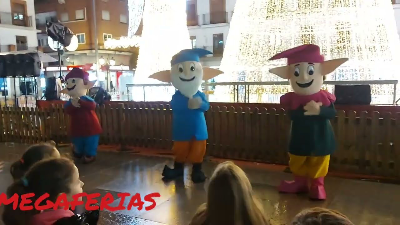 Los guachis  en la plaza mayor de torrejon Magicas Navidades 2022/23