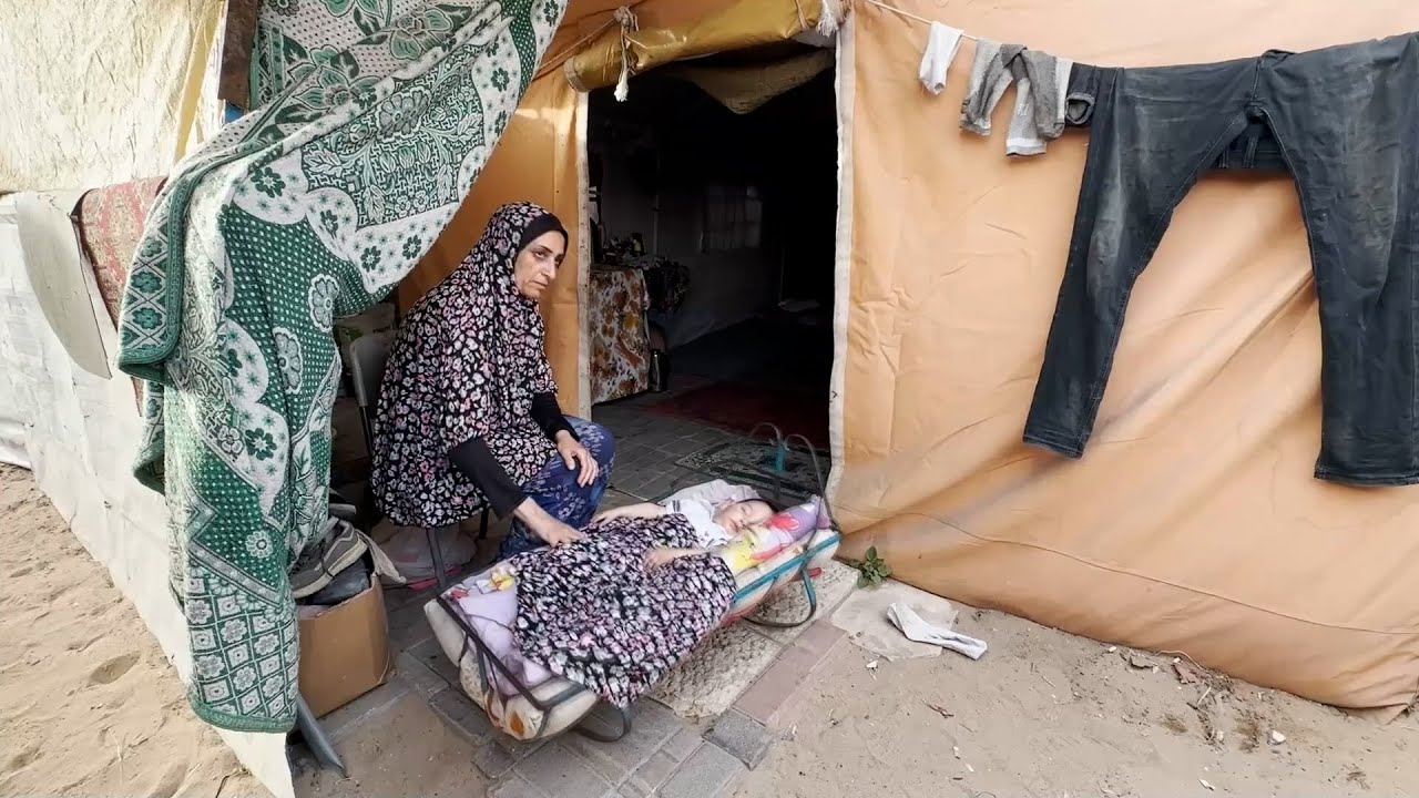 نازحات في غزة يعشن ظروفاً قاسية ويواجهن تحديات لتوفير الاحتياجات الأساسية نتيجة العدوان الإسرائيلي