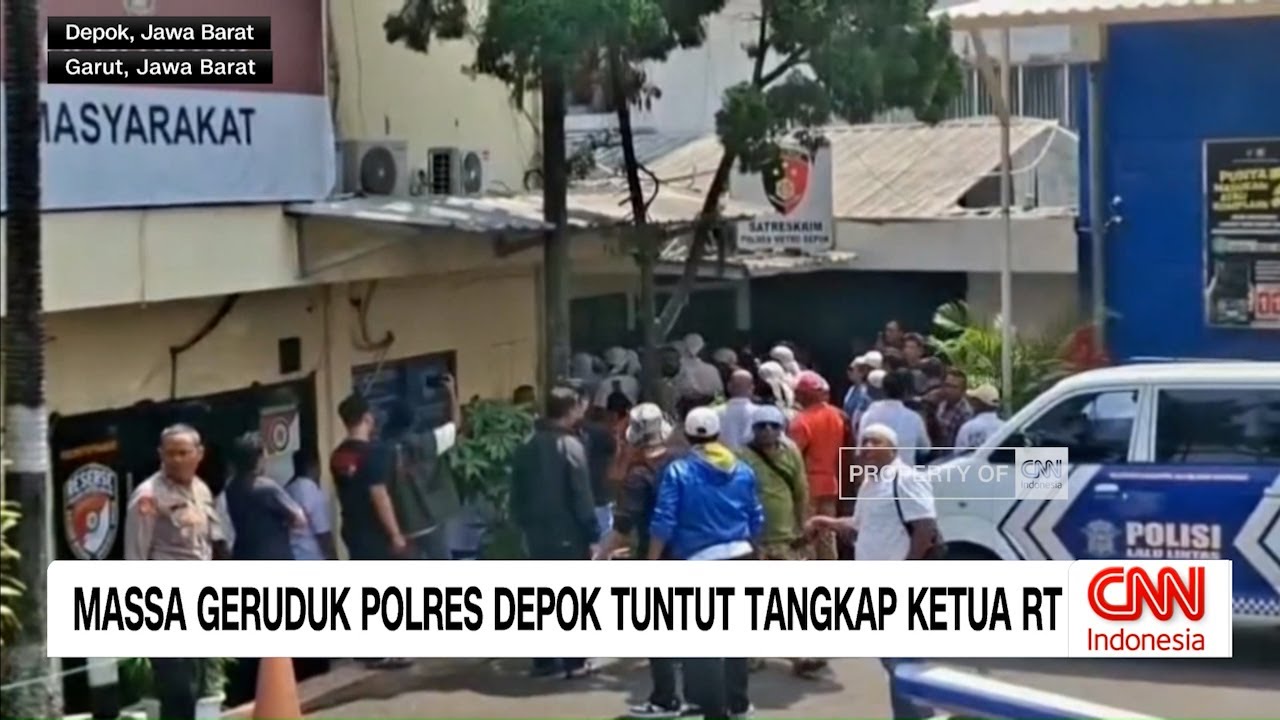 Kantor Polres Metro Depok Digerebek Massa