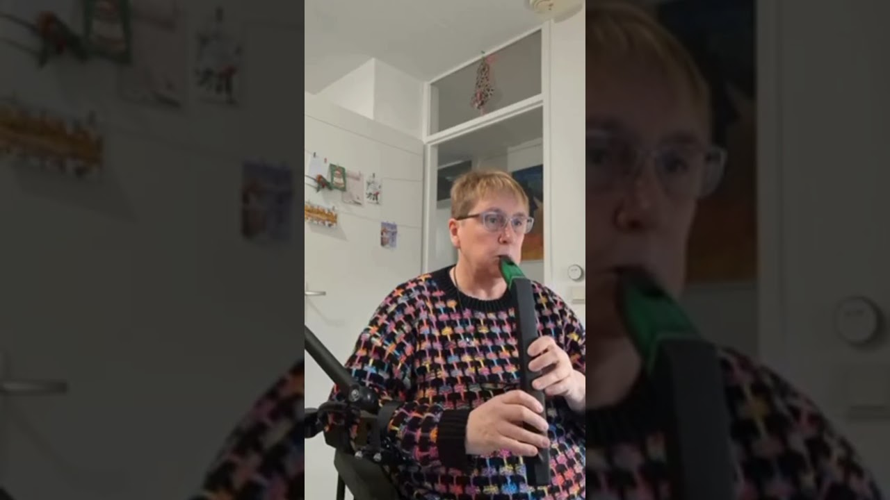 Bertine speelt weer blokfluit | Assistive Innovations