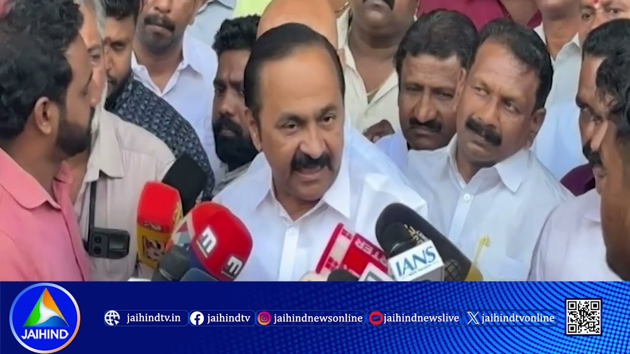 പ്രതിപക്ഷ നേതാവ് വി.ഡി സതീശന്‍ തിരുവനന്തപുരത്ത് മാധ്യമങ്ങളോട് സംസാരിക്കുന്നു