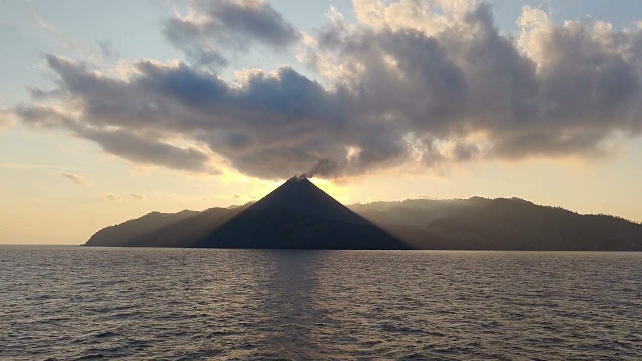 Barren island 🏝️ India's only active volcano 🌋