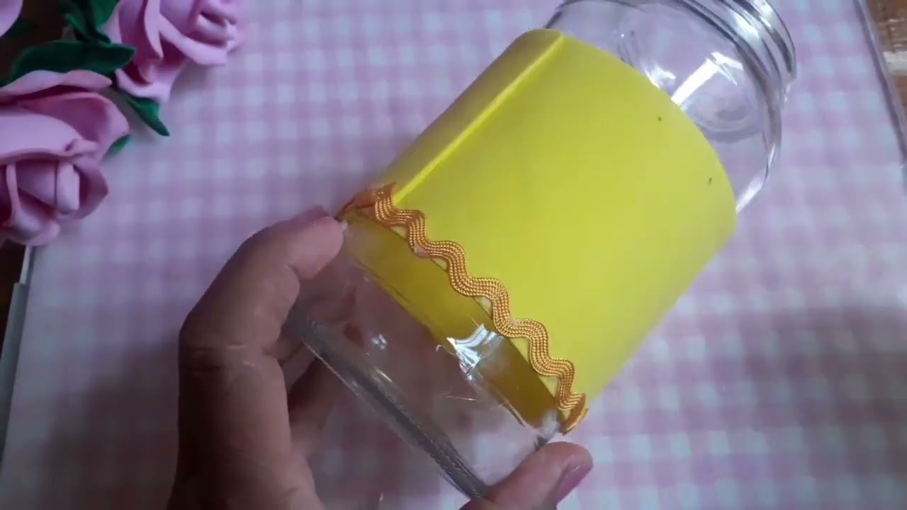 Decorando pote de vidro com eva.