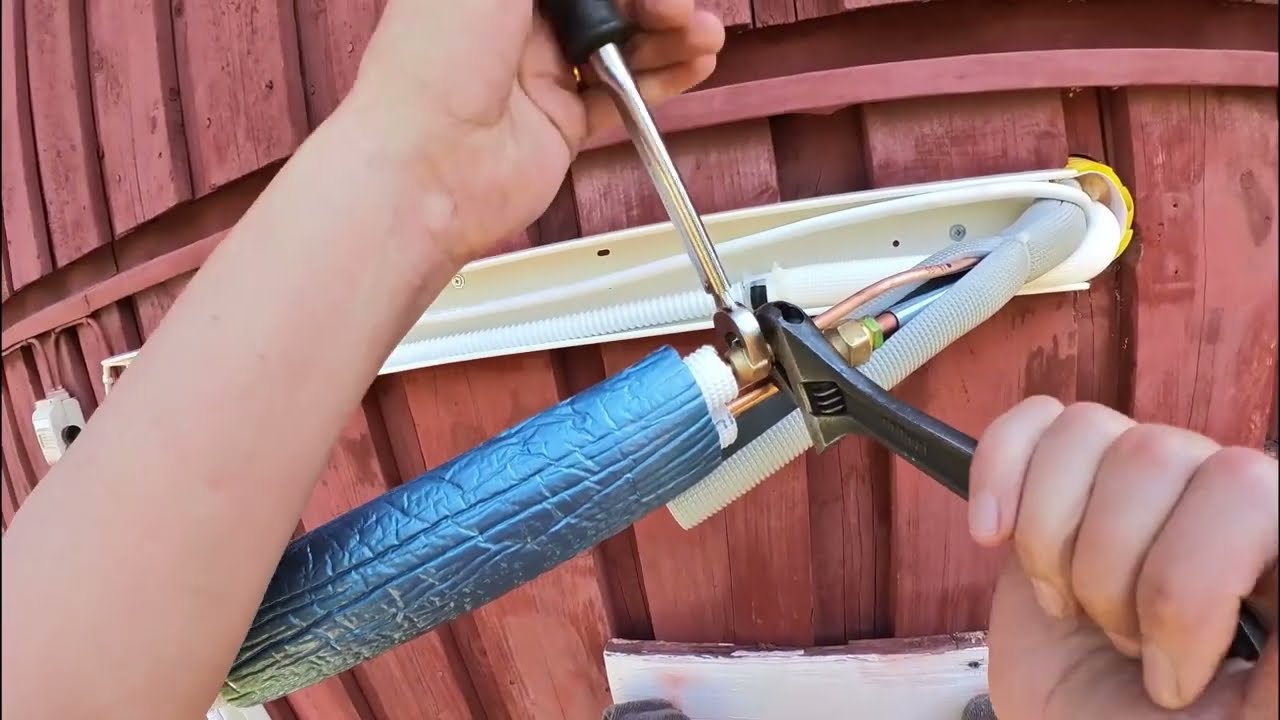 Ilmalämpöpumppu Mitsubishi vaihto Osa 3. Professional installation of new Mini Split Part 3