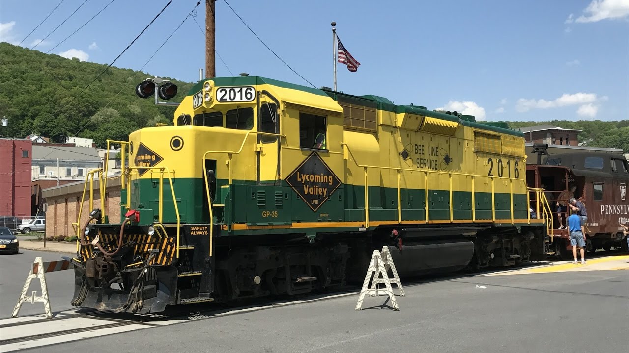 Lycoming Valley Railroad in Shamokin - LVRR GP-35's 2016 & 2011