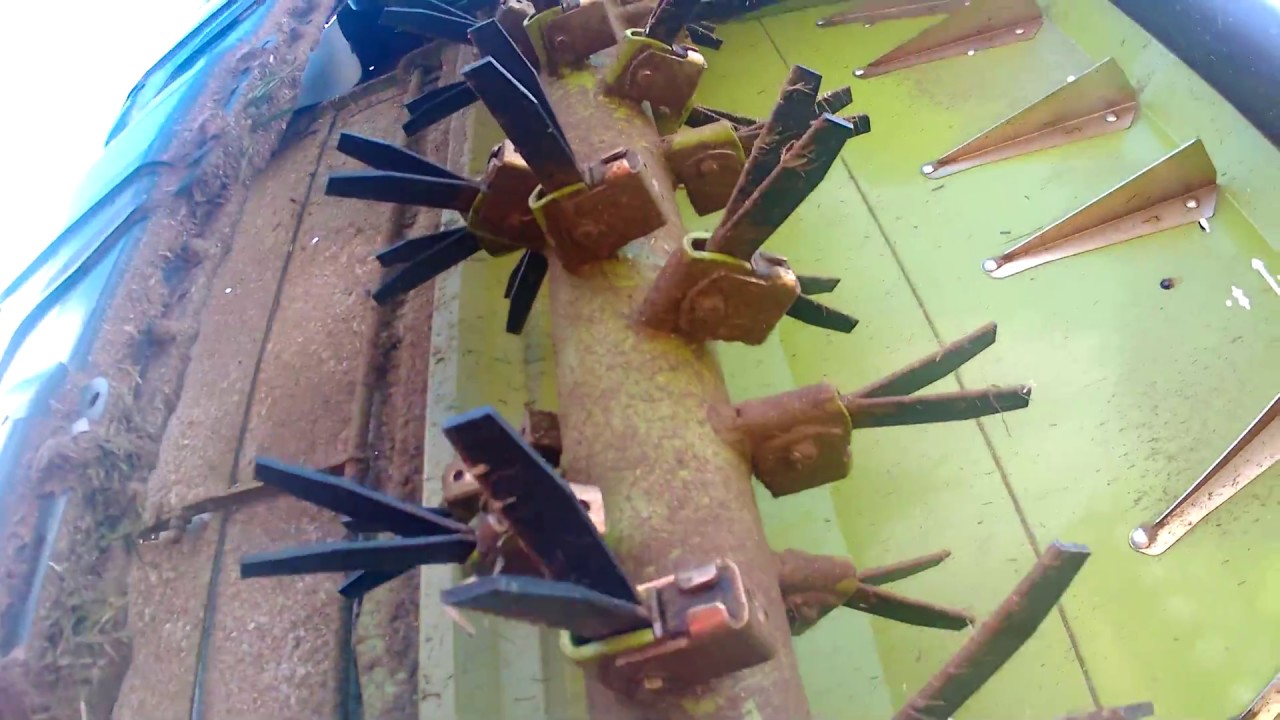 2017 Claas Axion 850 Tractor With Disco Triple Mower Conditioner