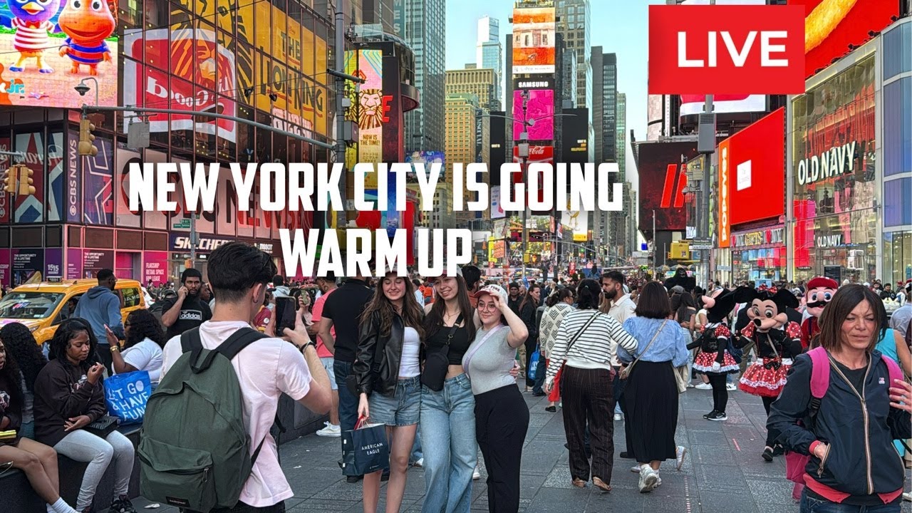 New York City: Very Warm Midtown Manhattan | Times Square