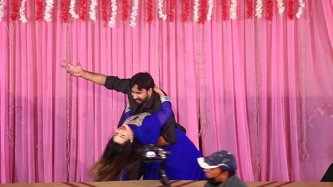 Zarka Khan & Hamza Nasha Song Dance