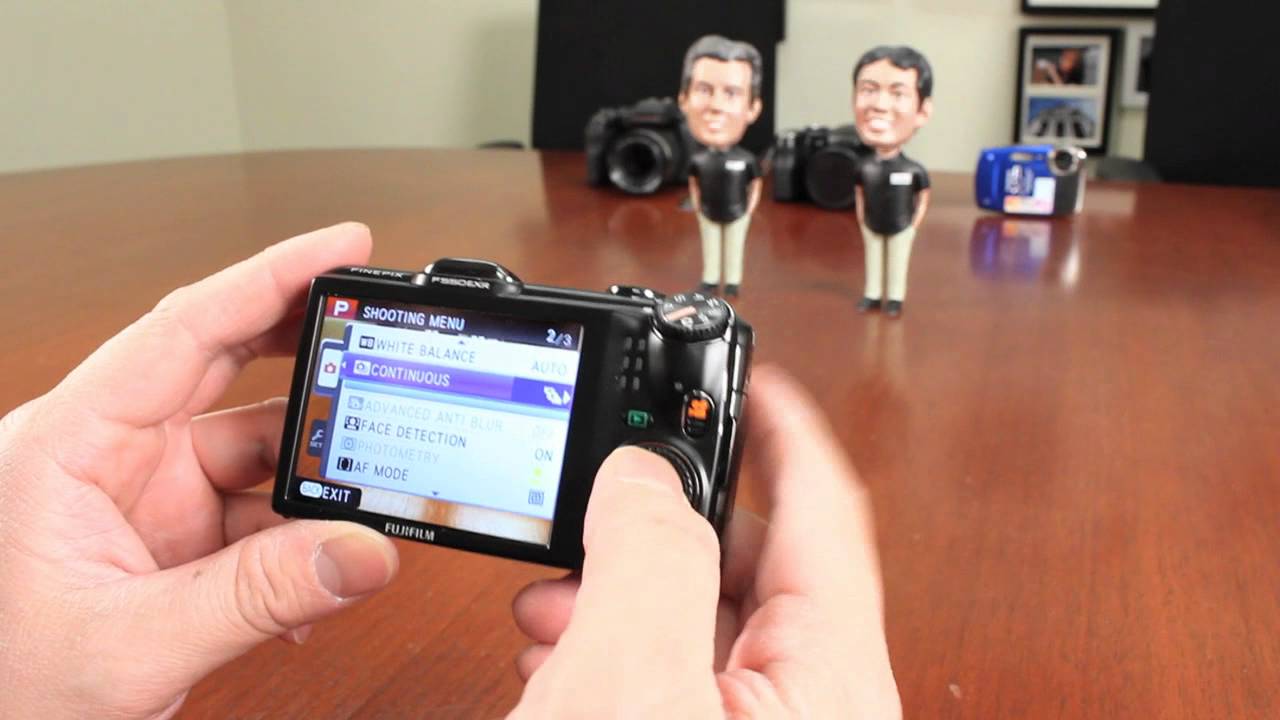 Fuji Guys - FinePix F550EXR Part 3 - Top Features