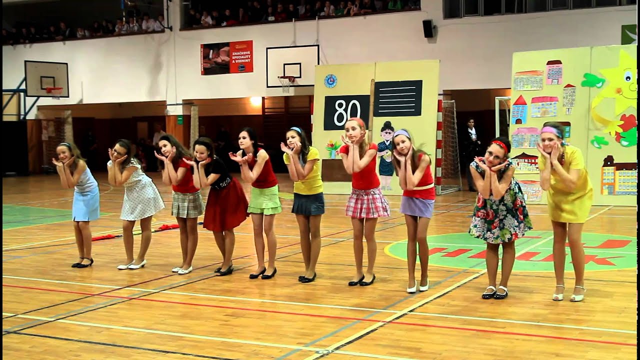 školní akademie Hluk 2010 - 8.A