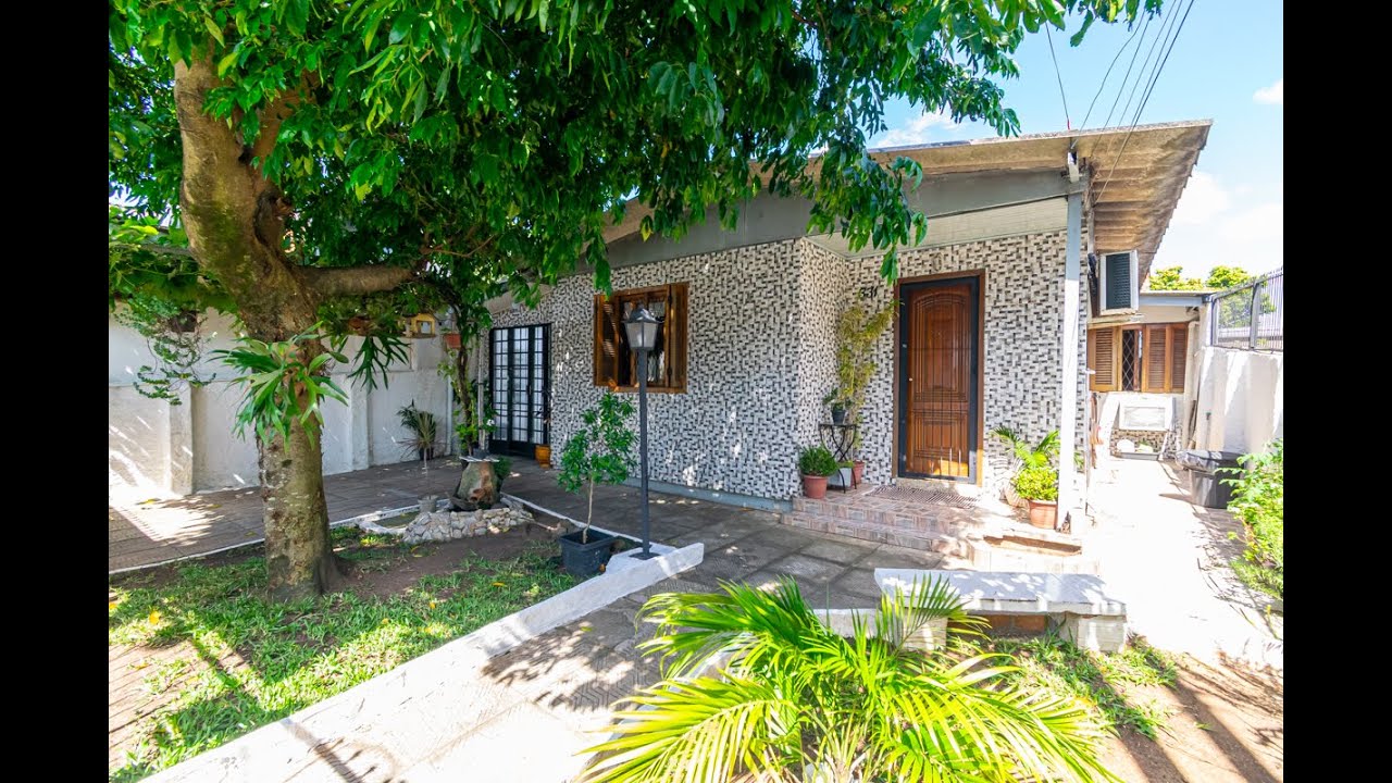 Casa à venda na avenida principal da Morada do Vale I em Gravataí