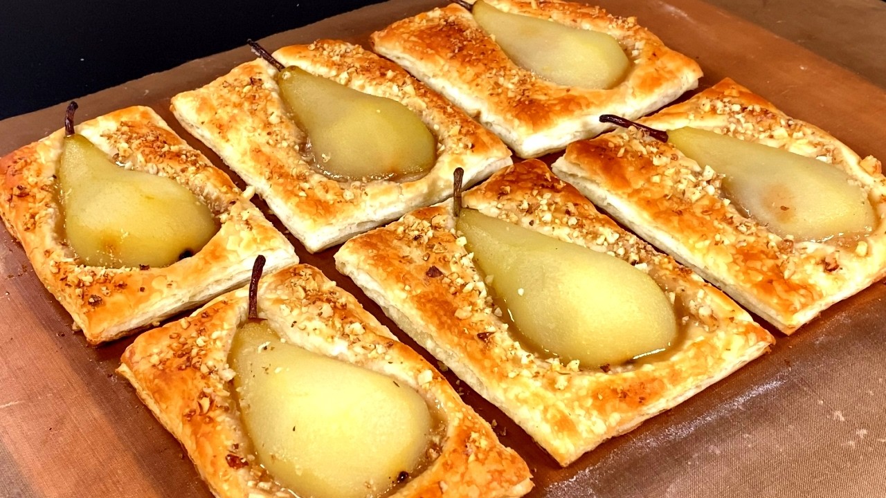 Man nehme nur 3 Birnen und Blätterteig und in 10 Minuten ist das köstlichste Dessert fertig!