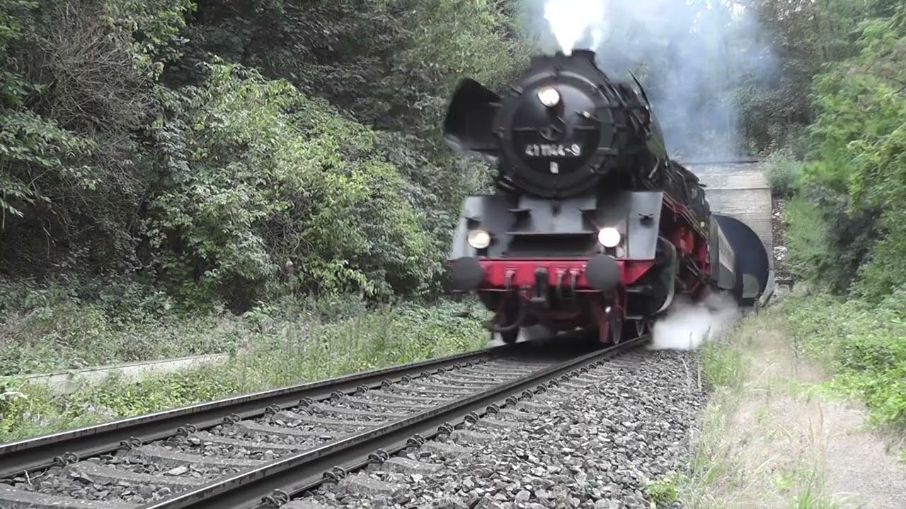 Überführung von 41 1144 und 52 1360 am 18.8.2022 zum Heizhausfest in Chemnitz-Hilbersdorf