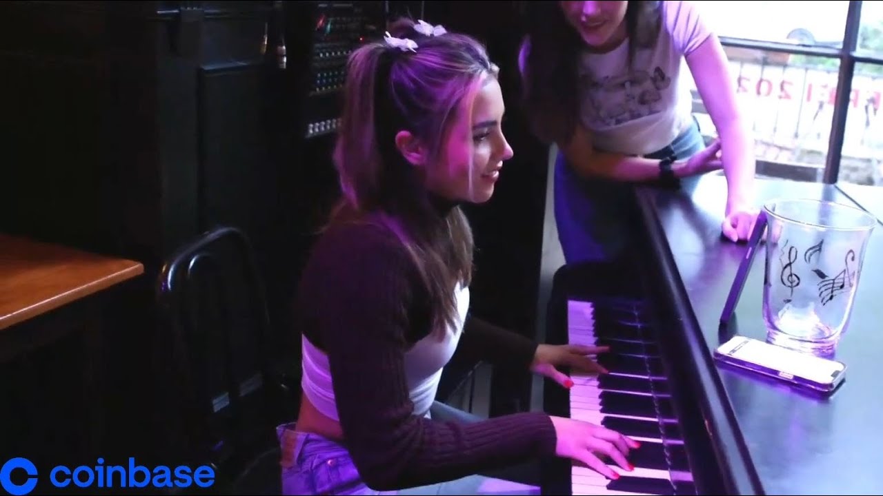 Andrea Botez abandons chess to become a pianist.