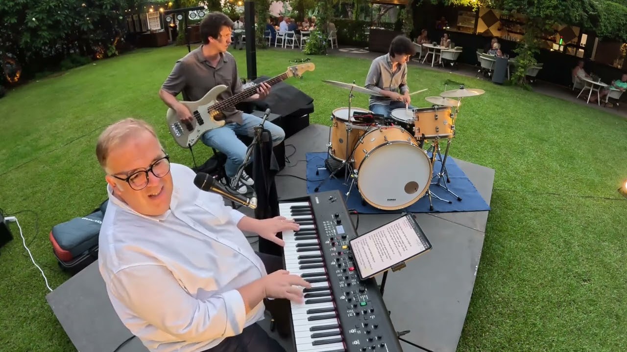 Perfect - Fairground Attraction (cover by Miguel Pires Trio)